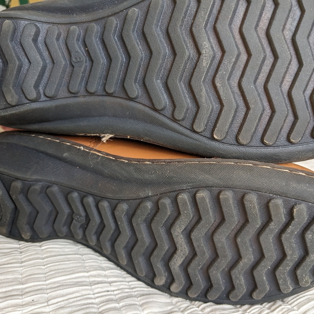 Roots Brown Winter Boots with Black Accents - Picture 7 of 7